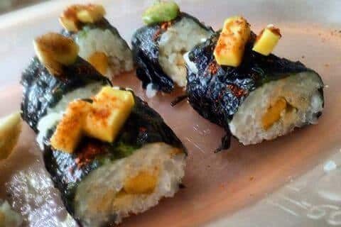 Sushi roll shirataki