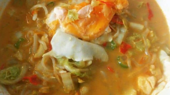 MIE SHIRATAKI KARI UDANG ALA KURNIA ELOK WIDYAWATI