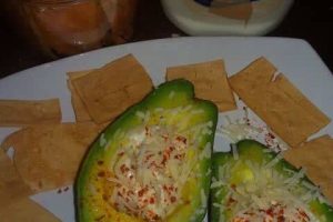 ALPUKAT SALAD PEDAS PLUS KRIPIK KEJU ALA INDAH DWI MUSTIKA