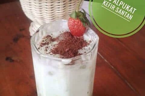 ES ALPUKAT KEFIR SANTAN ALA ARTIKA SHADA