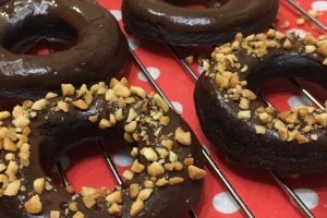 DONAT ALA DEBORA PRIHATNA