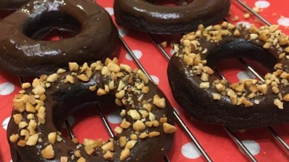 DONAT ALA DEBORA PRIHATNA