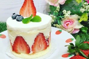 LOW CARB STRAWBERRY SHORTCAKE ALA DEBORA PRIHATNA