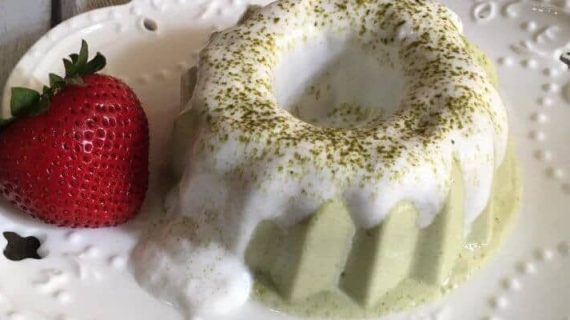 MATCHA PUDDING DENGAN KRIM COCONUT FLA ALA DEBORA PRIHATNA