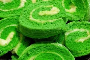 Bolu Gulung Kukus Pandan Ala Amalia Marini